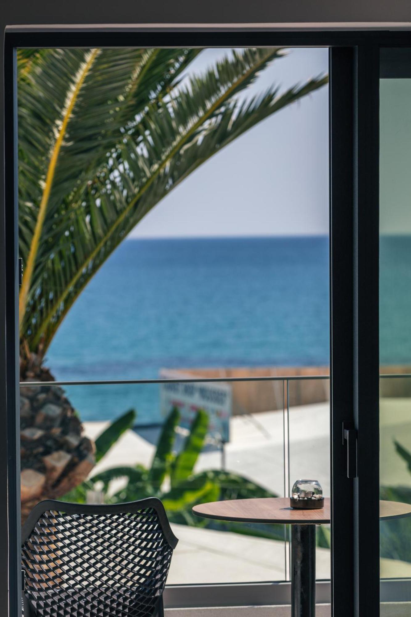 Del Mare Apts *