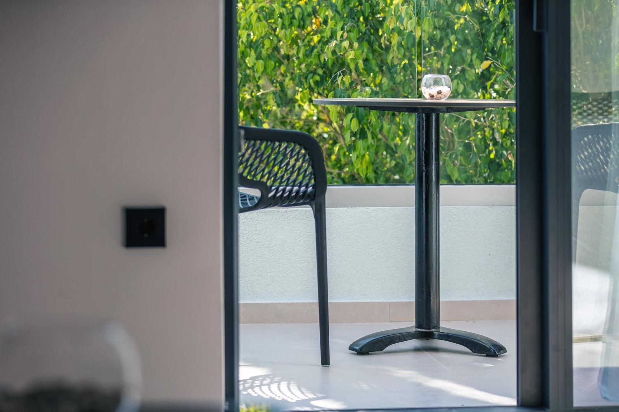 Apartment Del Mare Apts *