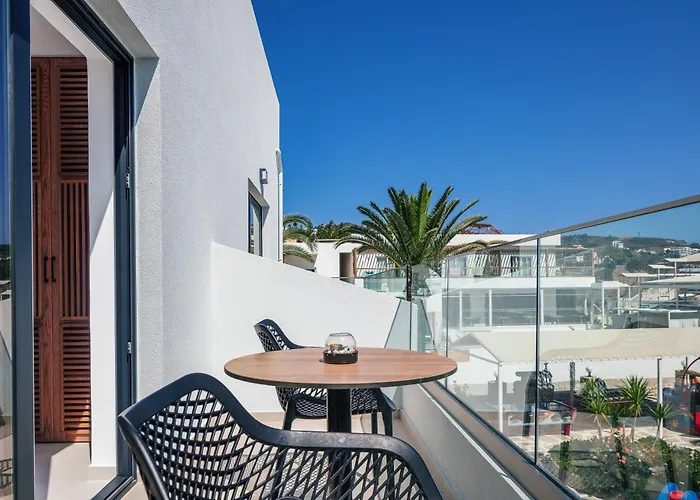 Del Mare Apts